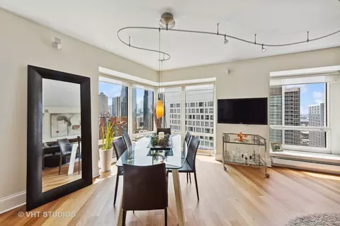 57 E Delaware Pl #2806, Chicago, IL 60611 photo 11
