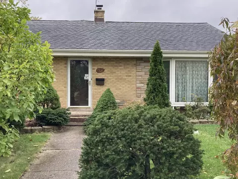 7816 N Octavia Ave, Niles, IL 60714