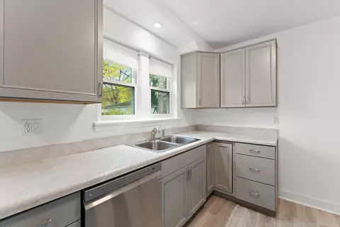 18113 School St, Lansing, IL 60438 photo 8