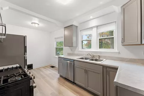 18113 School St, Lansing, IL 60438 photo 9