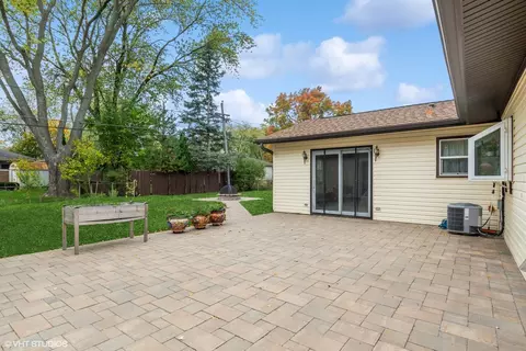 420 Park Ave, Wheeling, IL 60090 photo 3