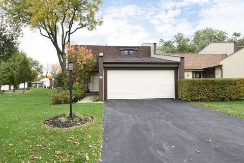 2 Tanglewood Ct, Indian Head Park, IL 60525