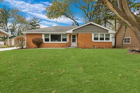 1186 Highland Rd, Mundelein, IL 60060