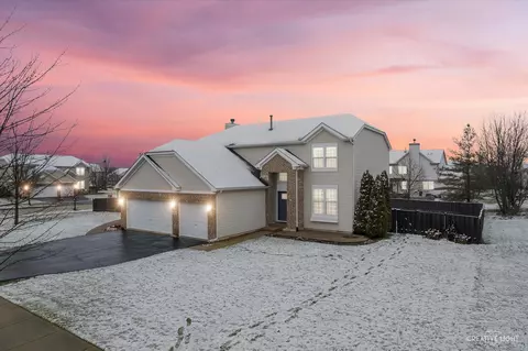 803 Prairie Crossing Dr, Yorkville, IL 60560