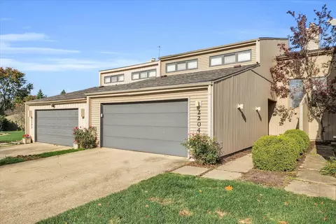 2204 Briar Hill Dr #0, Champaign, IL 61822