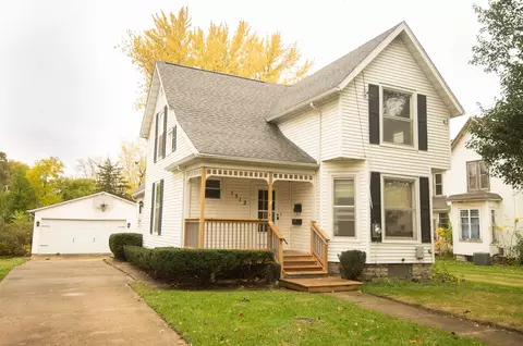 1512 W 1st St, Dixon, IL 61021