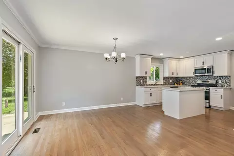 802 Maple Ln, Geneva, IL 60134 photo 8