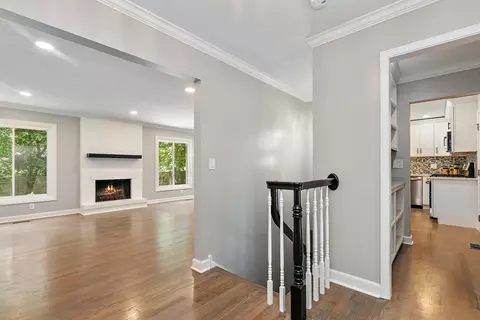 802 Maple Ln, Geneva, IL 60134 photo 9