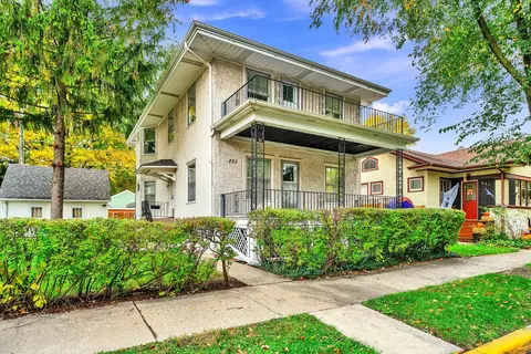 833 Carpenter Ave, Oak Park, IL 60304