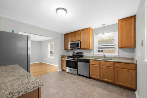 210 E Morse Ave, Bartlett, IL 60103 photo 5