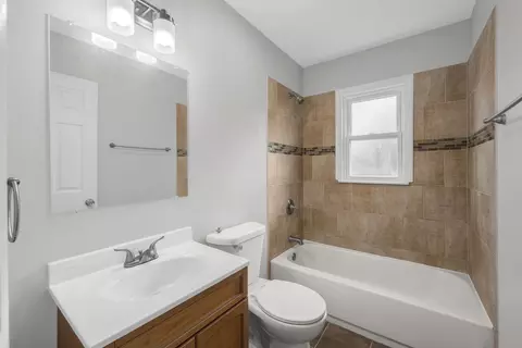 210 E Morse Ave, Bartlett, IL 60103 photo 7