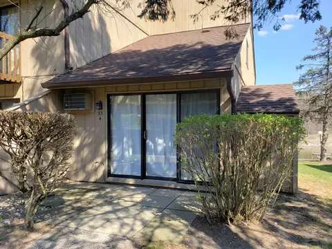 33 Montego Colony #4, Fox Lake, IL 60020