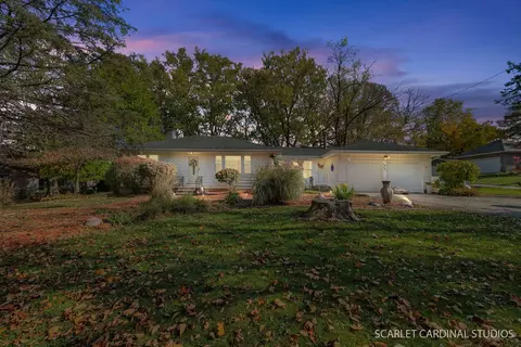 4 N285 Lafox Rd, Saint Charles, IL 60175