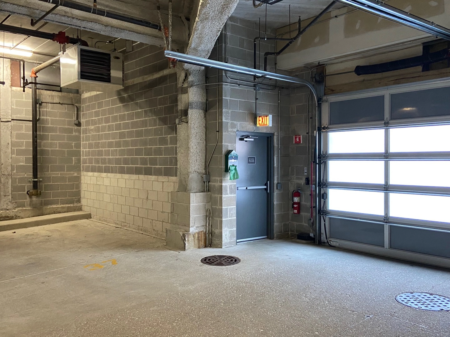 845 N Kingsbury St Unit GU37  