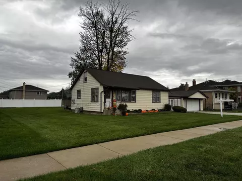 7726 Rutherford Ave, Burbank, IL 60459