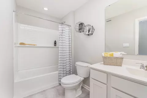 Bath - 625 Ensign Pl, Hebron, IN 46341 photo 2 of 2