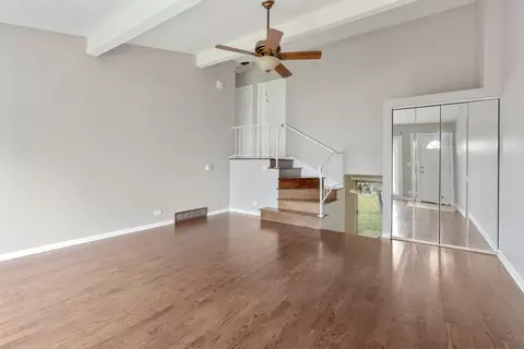 8921 Robin Dr, Des Plaines, IL 60016 photo 5