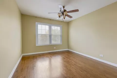 8921 Robin Dr, Des Plaines, IL 60016 photo 7