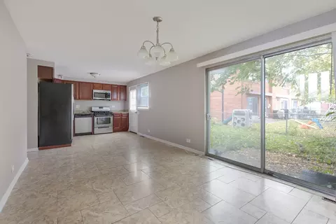 8921 Robin Dr, Des Plaines, IL 60016 photo 12