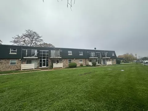 8431 W 99th Ter #35-208, Palos Hills, IL 60465