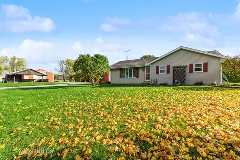 25045 S Bush Rd, Elwood, IL 60421