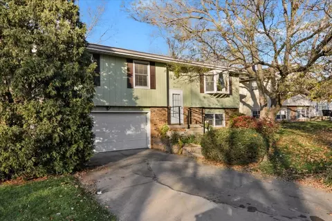 1720 Johnson Dr, Normal, IL 61761 photo 2