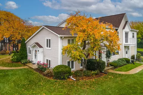 440 Inverrary Ln #440, Deerfield, IL 60015