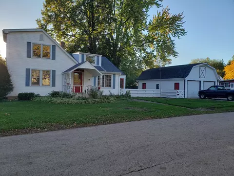 518 S James St, Plano, IL 60545