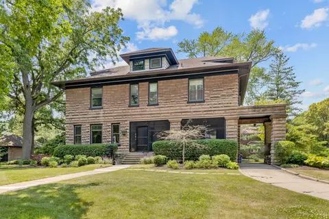 407 S 5th St, Saint Charles, IL 60174