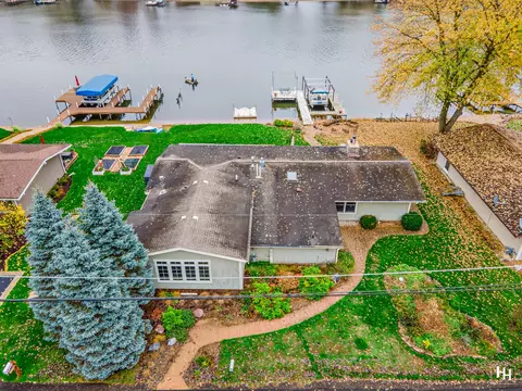 4510 Riverside Dr, Crystal Lake, IL 60014