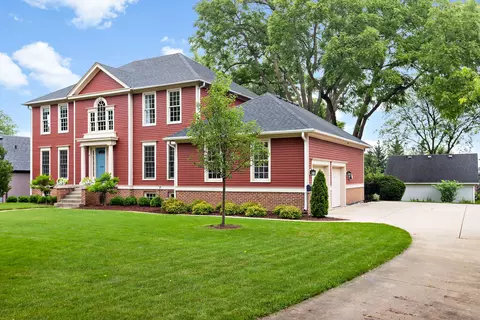 336 E Hillside Ave, Barrington, IL 60010