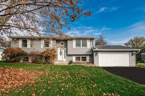 3716 Fawn Grv, Wonder Lake, IL 60097