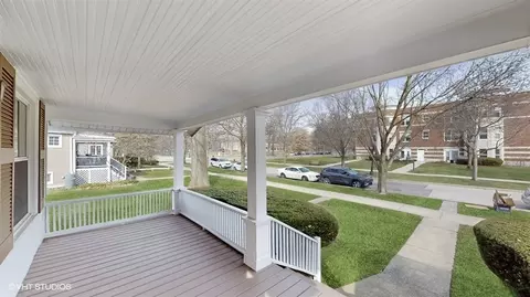 2420 Grant St, Evanston, IL 60201 photo 3