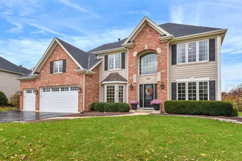 386 Megan Ann Ct, Geneva, IL 60134