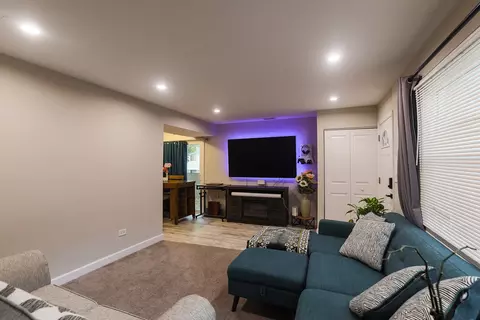 1205 Thyne Ct #1205, Wheeling, IL 60090 photo 4