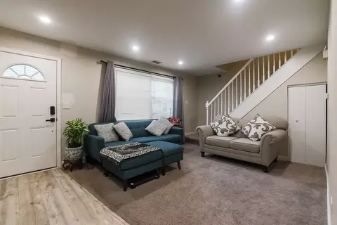 1205 Thyne Ct #1205, Wheeling, IL 60090 photo 3