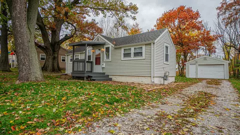 557 Indiana Ave, Lowell, IN 46356