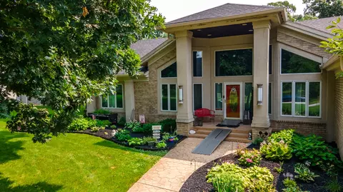 23051 Oakland Dr, Steger, IL 60475