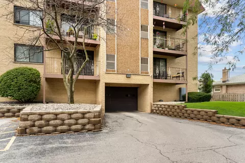 7100 W Cullom Ave #317, Norridge, IL 60706