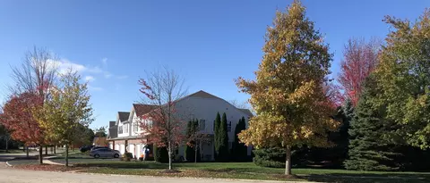 125 Concord Dr S, Oswego, IL 60543