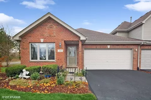 441 Lawrence Ln, Lisle, IL 60532