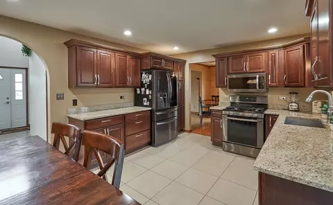 5259 Harcourt St, Oak Forest, IL 60452 photo 8