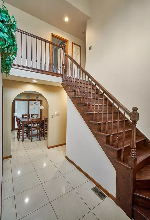 5259 Harcourt St, Oak Forest, IL 60452 photo 4
