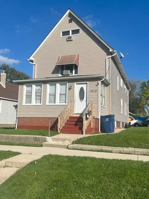 1013 Adams St, North Chicago, IL 60064
