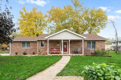 207 Miller Ct, Sandwich, IL 60548