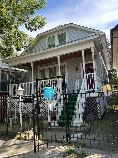 4939 W Wrightwood Ave, Chicago, IL 60639