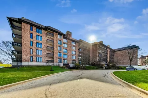 3801 Mission Hills Rd #506, Northbrook, IL 60062