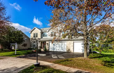 1950 Cosman Way, Algonquin, IL 60102