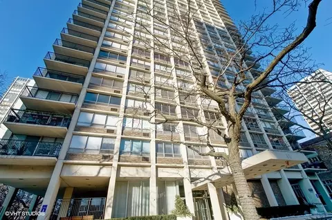 88 W Schiller St #1202, Chicago, IL 60610