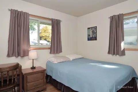 230 Maureen Dr, Elgin, IL 60123 photo 9
